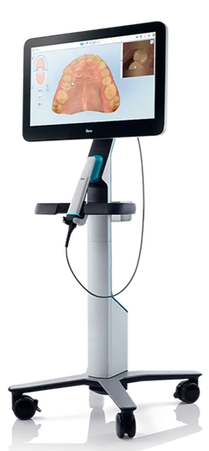 image-text-and-media-iTero-scanner-body-and-tablet-1-1